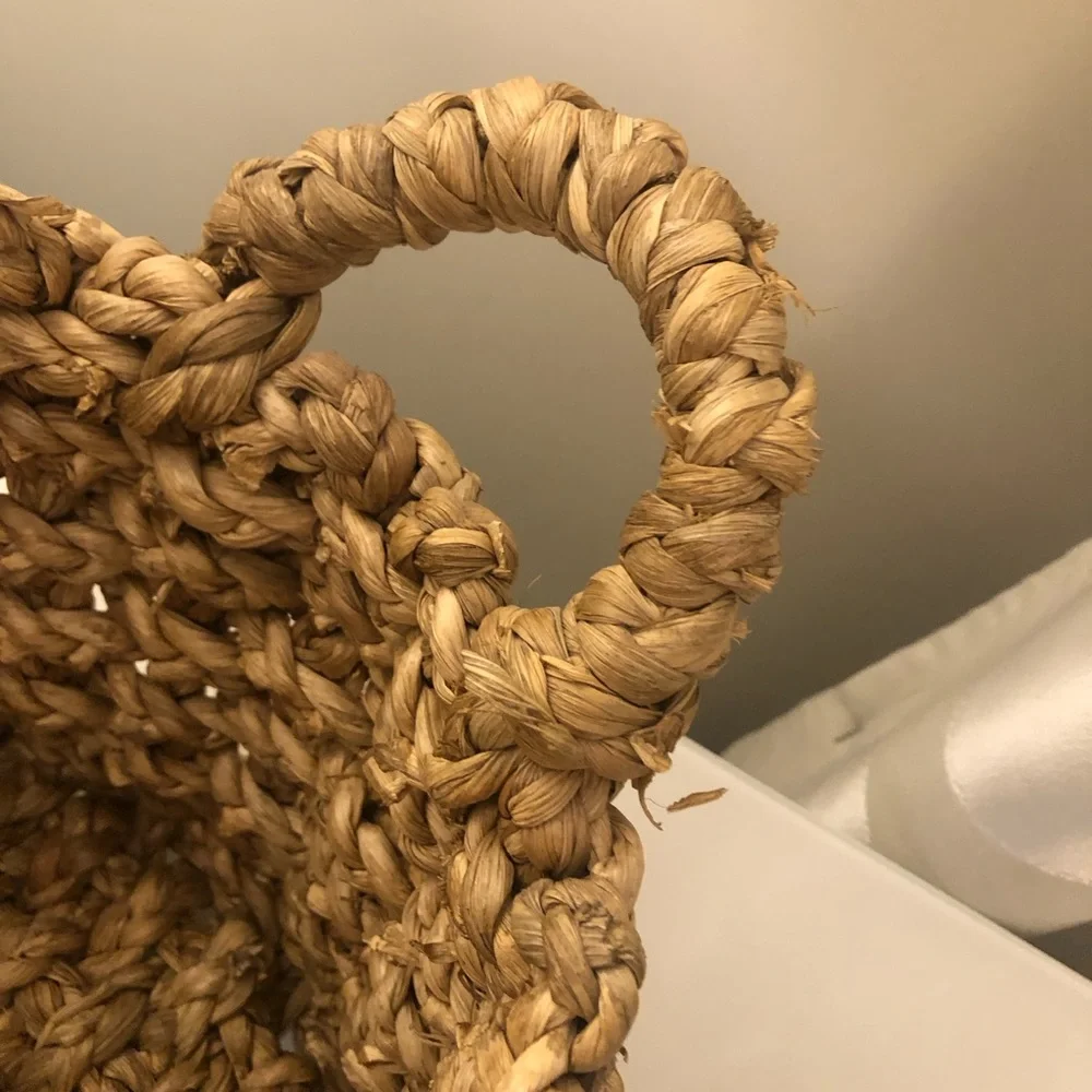Thick rustic basket weave basket 🧺